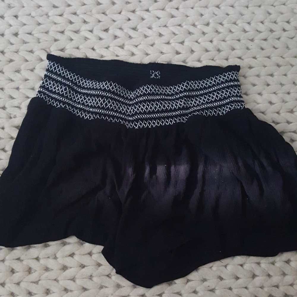 *NEVER WORN* Flirty shorts